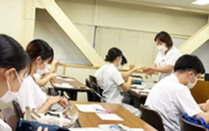 11月 自身のアセスメントに基づいた相談を先輩にしながら